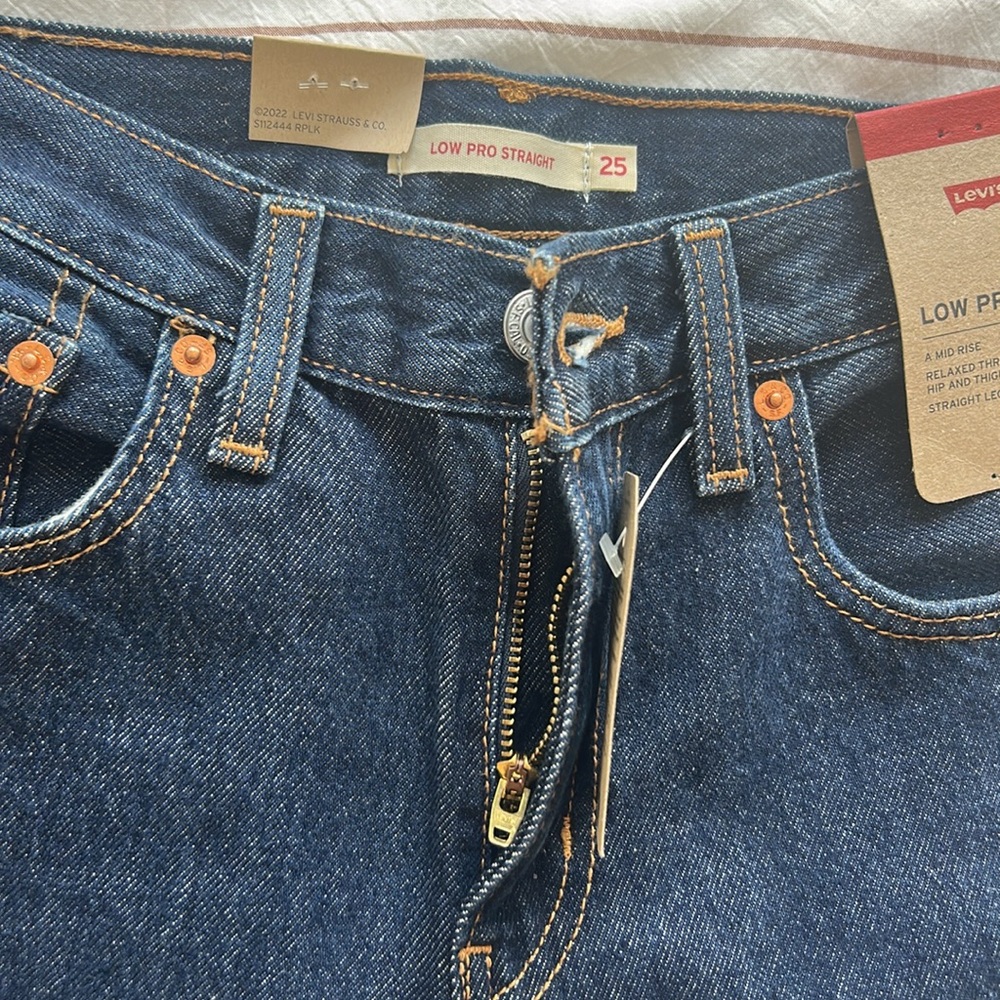 NWT Levi's Low Pro Straight Dark Wash - Picture 3 of 6
